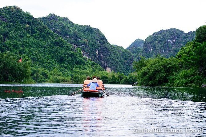 1 Day Luxury Ninh Binh Tour with Many Options From Hanoi - Tam Cốc and Bích Động: bamboo boats through river and paddy views