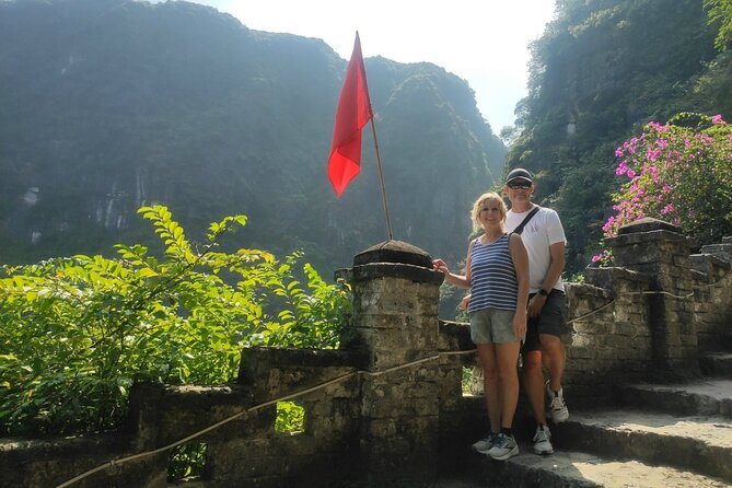 1 Day Luxury Tour in Bai Dinh, Trang An and Mua Cave From Hanoi - Trang An cave complex: boat tour rules, life vests, and crowd control
