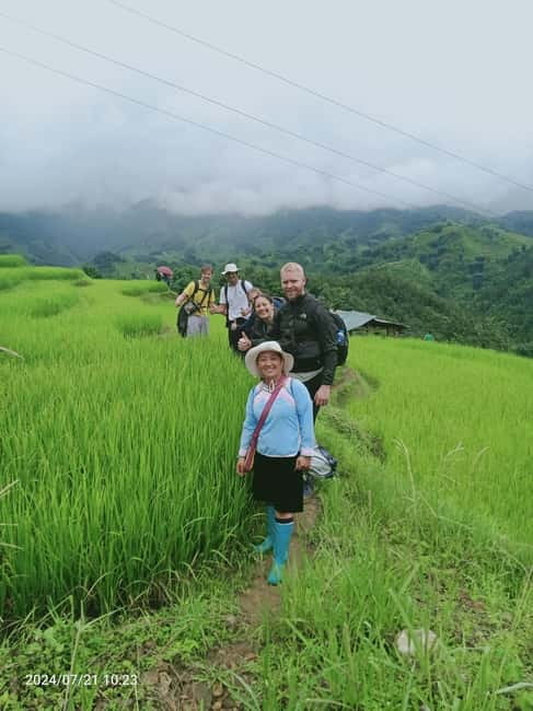 1 DAY Trek the Most Beautiful Villages of Sapa & Local Guide - Meeting at the Sapa church and getting your bearings