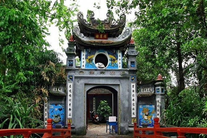 1 night cruise selection over Halong, Bai Tu Long or Lan Ha Bay - A Balanced Take From the Good and the Not-So-Great