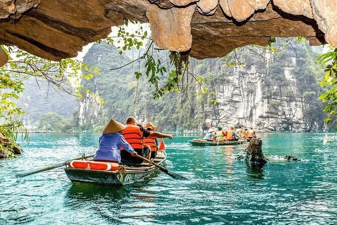10-Day Vietnam Itinerary | Discover Vietnam’s top attractions - Day 8: Flight to Ho Chi Minh, then Cu Chi Tunnels and night street time