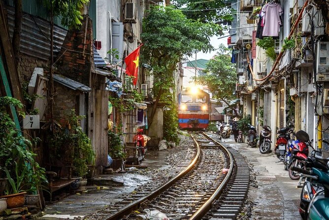 10 Day Vietnam Travel (Hanoi-Ha Long-Ninh Binh-Sapa-Da Nang-HCM) - Entering Vietnam With a Fast Hanoi Start