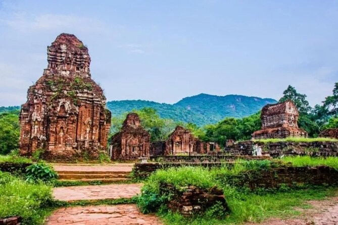 14-day Vietnam Itinerary | Breathtaking | Island relaxing 2026-27 - Halong Bay Two-Day Focus: Big Views, Fixed Timing