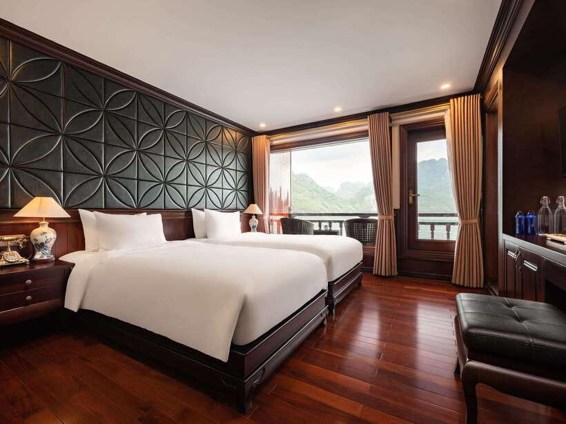 2-Day: Halong Lan Ha Bay 5 Stars Cruises w/Balcony & Bathtub - Crowds on the Water: How to Manage the Reality of Ha Long