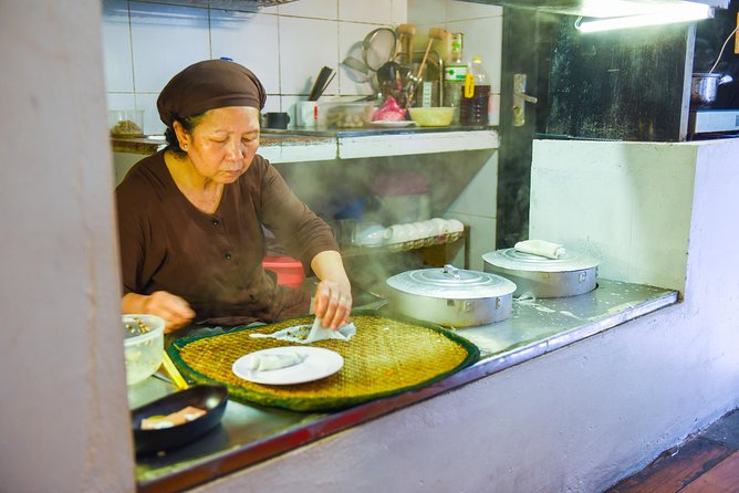 2-Day In Halong Bay Cruise With Transfer From Hanoi - Lan Ha Bay Day 1: kayaking, cave areas, and sundeck downtime