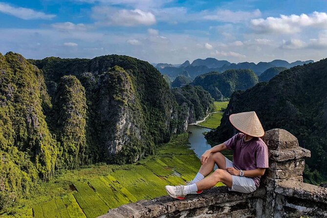 2 Day Private Tour in Ninh Binh with Mini Resort or 4 Star Hotel - Day 1: Tam Coc sampan ride through limestone river bends