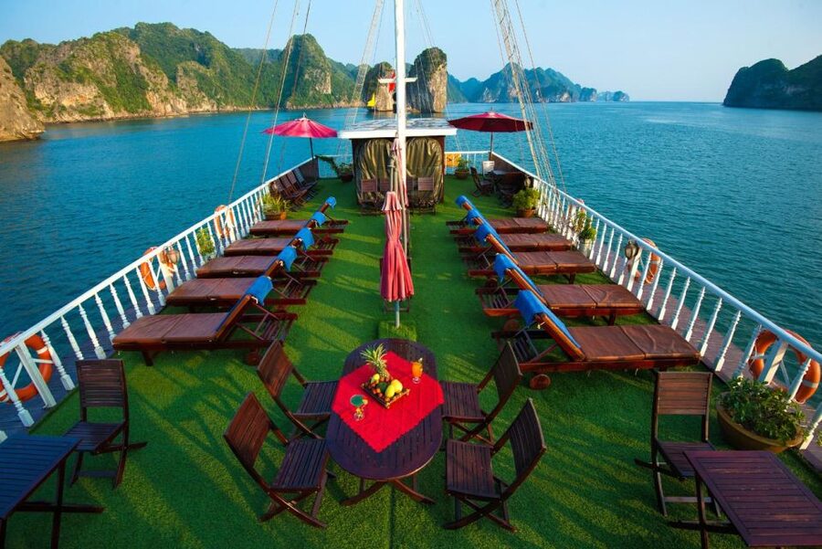 2-Day Royal Palace Ha Long Bay & Ti Top Island Cruise - The limestone views you come for, plus the quieter moments