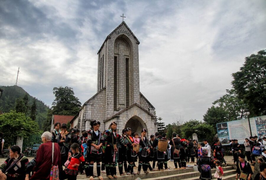 2-Day Sa Pa Ethnic Homestay Tour & Trek with Limousine Bus - Money, shopping pressure, and the cash reality in Sa Pa