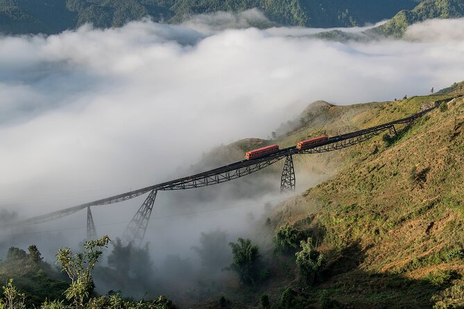 2-day Sapa Trekking & Fansipan Cable Car & Bus from Hanoi - Day 1: Hanoi pickup, road breaks, and your Sapa village trek