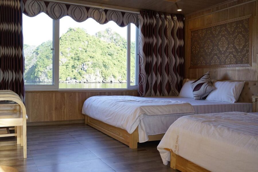 2-Day Traditional Cruise to Lan Ha Bay & Cat Ba Island - The cabin reality check: private bathroom can be a worry for solo rooms