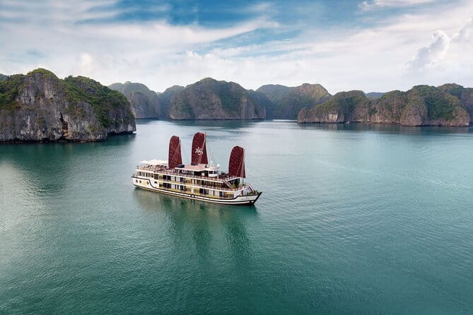 2 Days 1 Night Visit Lan Ha Bay - Classic 3 cabins cruise - Day 1: Lan Ha Bay cruising, lunch aboard, and swimming at 17h00-ish speed