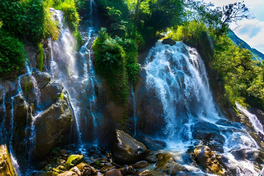 2 days 2 nights in Sapa - Moana - Fansipan - Cat Cat Village - Fansipan morning: the 3-wire cable car to 3,143 m
