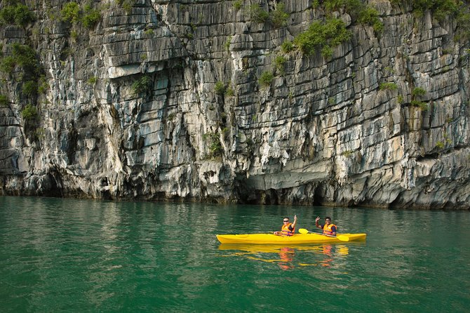 2 Days Halong Bay - Halong Sapphire Cruise - Cabins and onboard comfort: the “modern cruise ship” factor