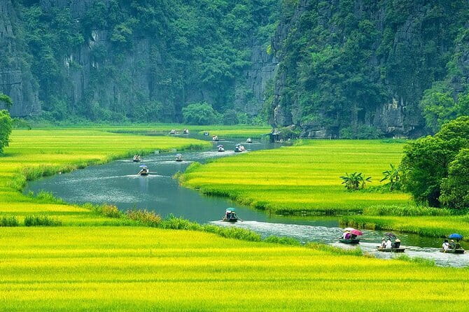 2-Days Sapa Tour with Fansipan Cable Car Trekking Three Village - Fansipan cable car: getting to 2,800m without a multi-day climb