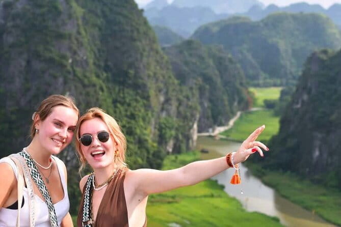 21-Day Vietnam Itinerary Explore North to South Highlights - Ninh Binh: Hoa Lu, Tam Coc boat time, and the Mua Cave stair test