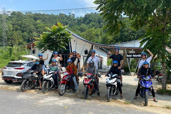2D1N Bai Tu Long Bay cruises - Who should book this 2D1N Bai Tu Long Bay cruise
