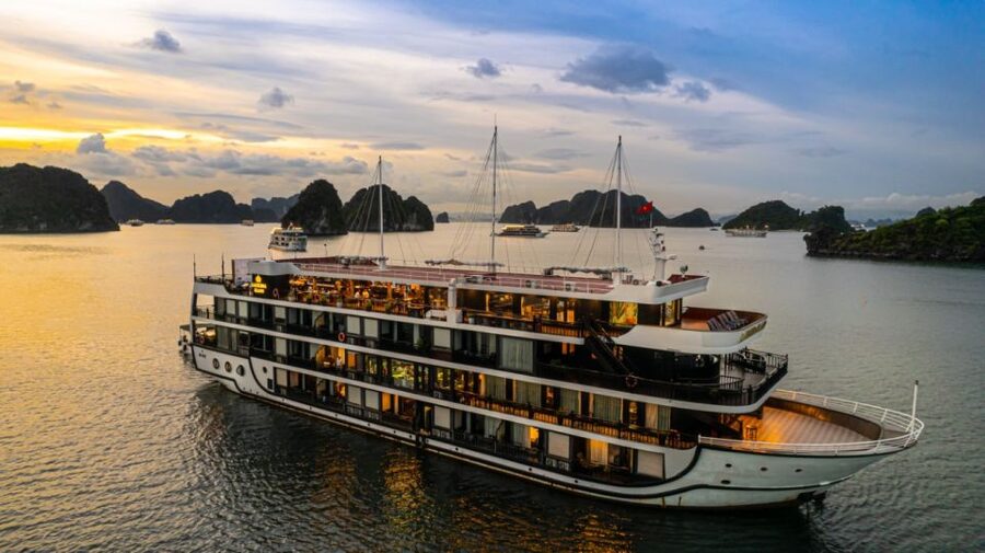 3-Day 2-Night Lan Ha Bay 5-Star Cruise - Crowds and cave timing: the real-world pacing check