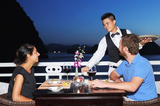 3-Day Halong Bay Cruise on the Starlight - What You Really Mean by Cruise: Moored Ship, Moving Via Boats