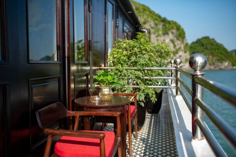 3 Day Hanoi - Ninh Binh - Halong Bay 5 Star Cruise & Balcony - Halong Bay Day 2: Ti Top Island, Swimming, Luon Cave, and Kayak Time