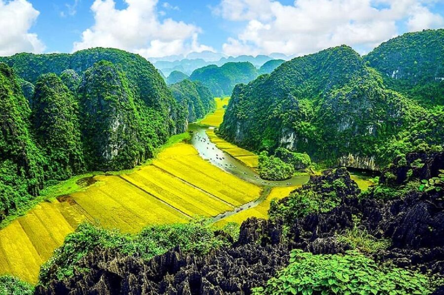 3-Day - Ninh Binh - Lan Ha Bay 5-Star Cruise & Balcony - Day 2 on Lan Ha Bay: Kayaking, Eo Ech Sea Time, Cooking Class, and Squid Fishing