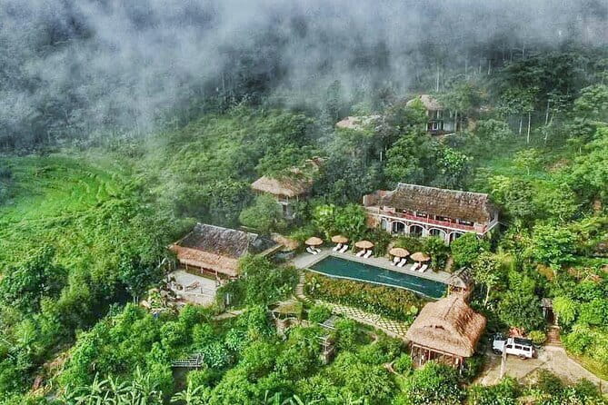 3Day Kayak & Trek to Ha Long Bay and Tamcoc (the 2nd day private) - Mua Cave and Hoa Lu temples: the best “stretch your legs” pairing