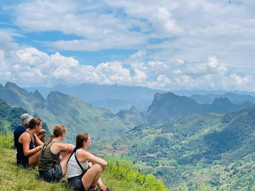 4-day Motorbike Ha Giang Loop Luxury Tour With Easy Rider - Night 0 in Hanoi: the VIP bus and the fast start