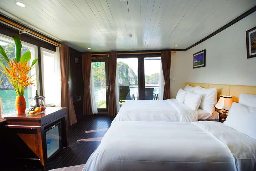 4-star Halong Paloma Cruise 2D1N Trip - Entering Halong Bay through Bai Tu Long’s quieter water lanes