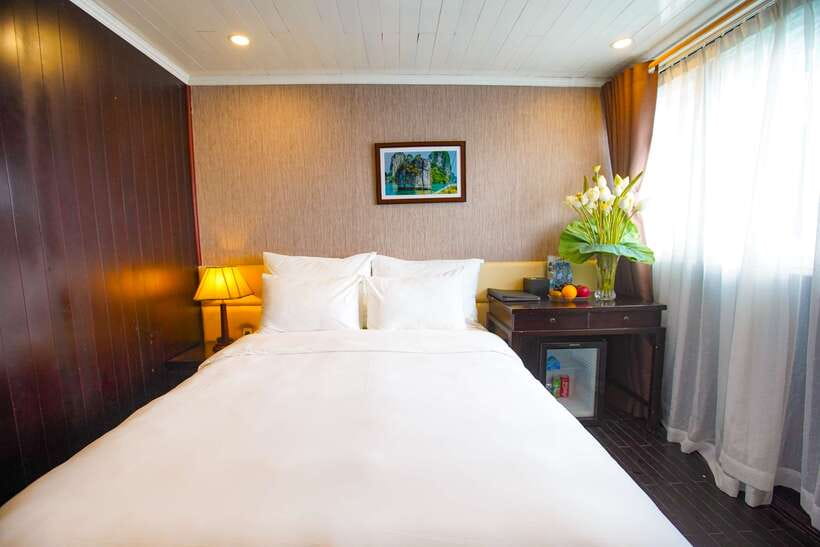 4-star Halong Paloma Cruise 2D1N Trip - Food aboard: two lunches, one dinner, one breakfast, plus fruit