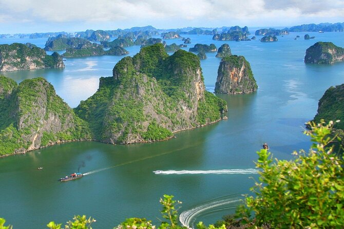 5-Day North Vietnam: Hanoi -Halong Bay -Ninh Binh-Sapa from Hanoi - Hanoi Pickup and the First Big Jump South