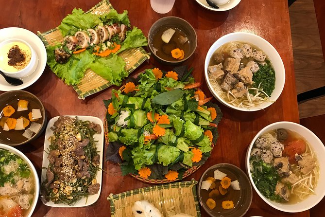 5 Traditional Dishes Hanoi Cooking Class with Market Trip - Hanoi’s Largest Market Stop: How to Shop With Purpose