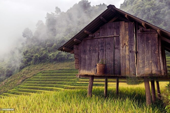 6 - 8 Day Vietnam Itinerary | Magnificent | Best 2026 Northern - Day 3: the Sapa to Ha Giang transfer by limousine, then stilt-house village time
