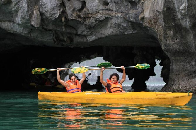 6 Hour Cruise in Hanoi - Surprise Cave: the “wow” stop that breaks up the sea views
