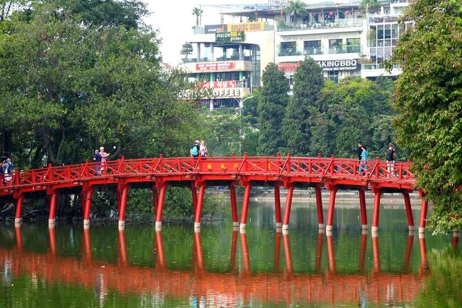 9-Day Tour of Vietnam with Airport Pick Up - Hoi An ancient town: part guided, part yours