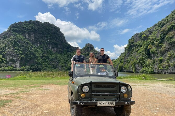 A Glimpse Of Ninh Binh to See all Highlight Ninh Binh 2,5 Hours - Stop 1: Tam Cốc-Bích Động, your first karst hits