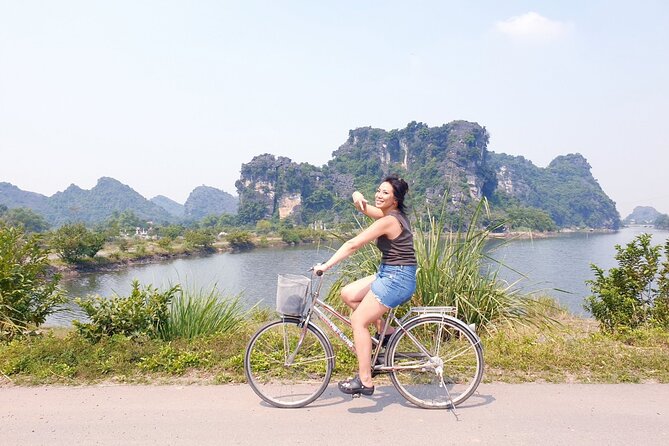 Amazing Ninh Binh Day Trip-Hoa Lu-biking-Trang An-Mua cave. - Mua Cave and Dragon View: nearly 500 stairs, worth planning for