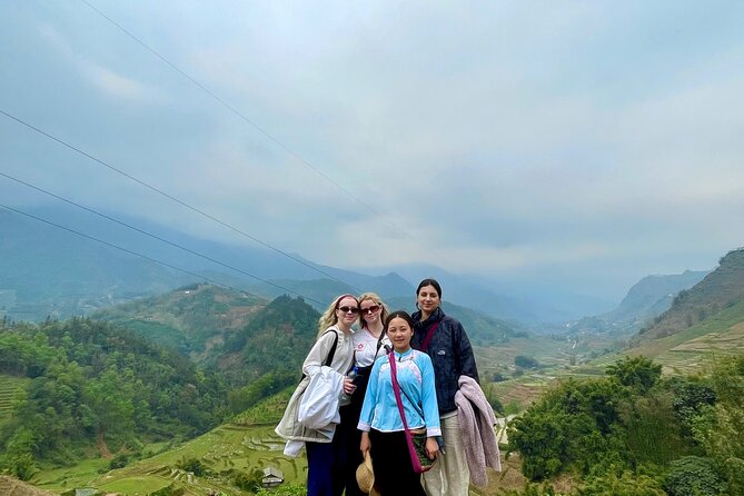 Authentic Sapa Trekking Adventure Tour With Ethnic Minority Guide - Black Hmong and Red Dao: tea chat, photos, and daily-life context