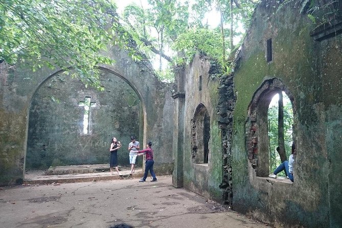 Ba Vi National Park Private Tour: Sightseeings & Jungle Hikking - Thuong Temple and the climb reality check
