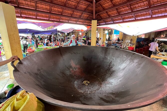 Bắc Hà Sunday Market Tour 2 days and 1 night - Day 1: lunch in Bac Ha, then trekking to a village