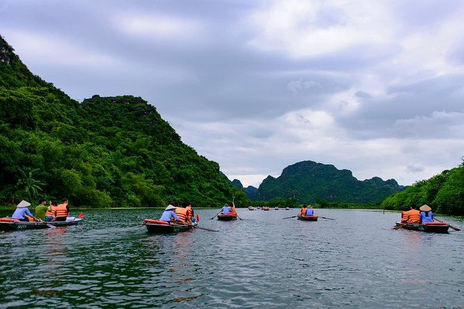 Bai Dinh- Mua Cave and Trang An boat trip - Bai Dinh Pagoda: huge statues, second-biggest scale, and the electric car time saver
