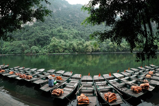 Bai Dinh Pagoda, Trang An boat and Mua Cave Limousine from Hanoi - Trang An UNESCO Boat Ride: Caves, Tunnels, and Limestone Drama
