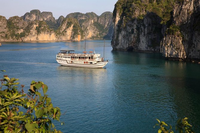 Bai Tu Long bay Boutique Cruise 2D/1N: Kayaking & swimming at pristine places - Why Bai Tu Long feels calmer than Halong Bay