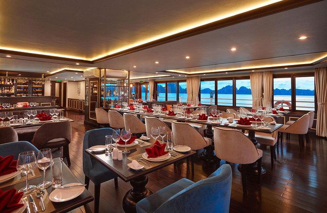 Bai Tu Long bay Luxury Cruise 2D/1N: Less touristy places, Kayaking, full meals - Day 1: check-in, Bai Tu Long cruising, Vung Vieng and paddle time