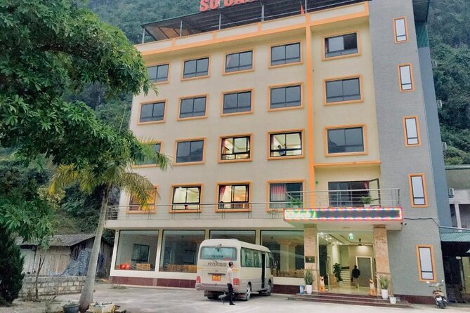 Ban Gioc Waterfall 3 Days 2 Nights From Hanoi - Day 2: Ban Gioc Pagoda views, Angle’s Eye Mountain camping, BBQ under the stars
