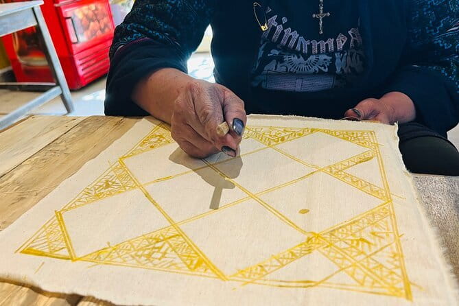 Batik Making in Sa Pa: Learn, Paint & Take Home Your Masterpiece - Meet at Saigonese Trekking House, and get oriented fast