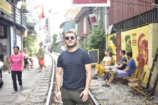 Beginner Painting & Drawing Class in Hanoi – Art Tutor Hanoi - Materials, coffee or tea, and what is included for the price