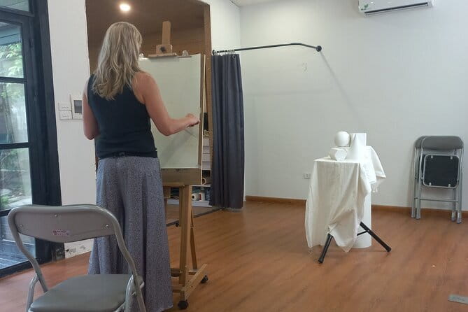 Beginner Painting & Drawing Class in Hanoi – Art Tutor Hanoi - Group size and booking feel: private, small, and focused