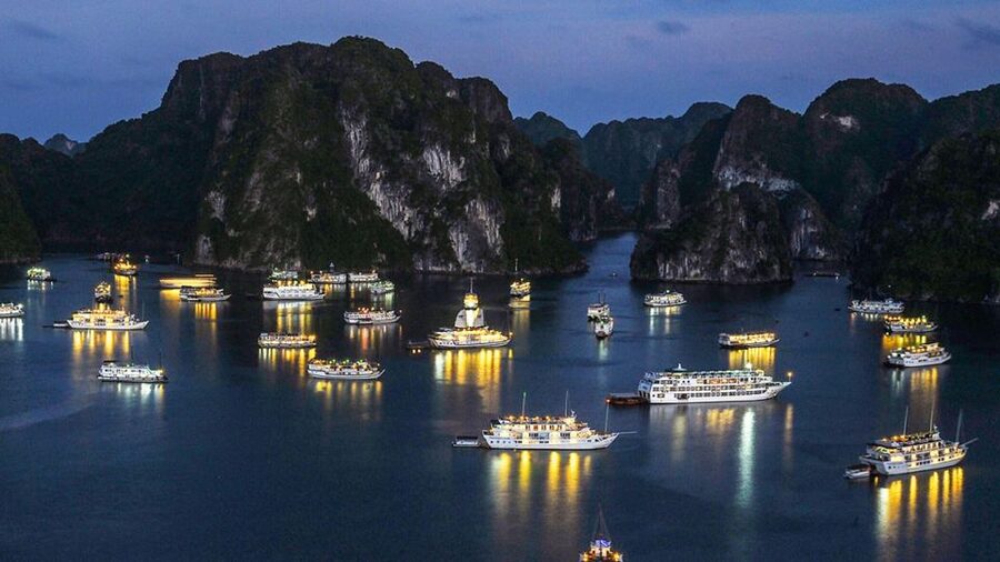BestSeller - 2 Day 5-Star Overnight Cruise of Highest Safety - Day 1 Routing: From Con Vit (Duck Islet) to Sunset Kayaking