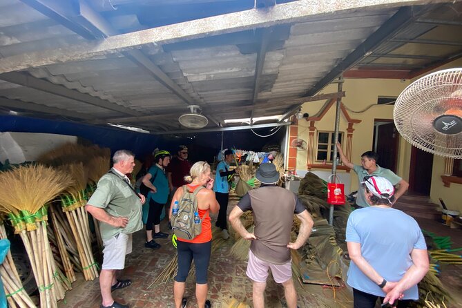Bicycle Tours Hanoi: Full Day Bicycle Tours City & Countryside - Getting on the bike: the first hour matters