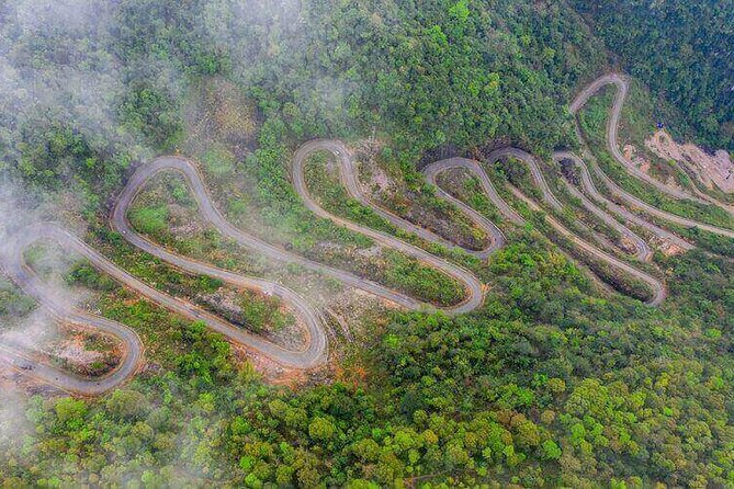 Cao Bang Loop Tour 3D2N by Motorbike, Car or Jeep - Nguom Ngao Cave: the one stop with a real physical rhythm