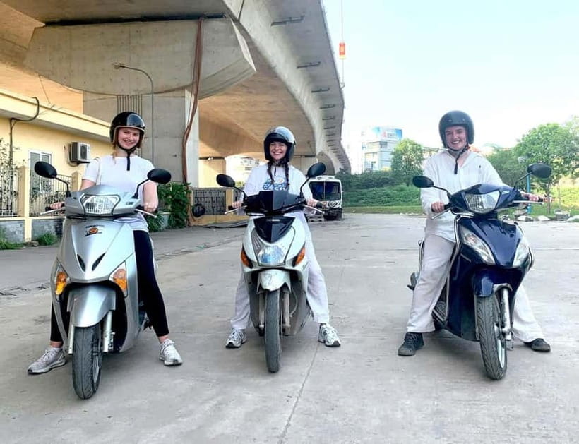 Chicks n Bikes: Customised Motorbike Riding Lesson in Hanoi - Safety Gear and Rules: What You Should Expect Day-One
